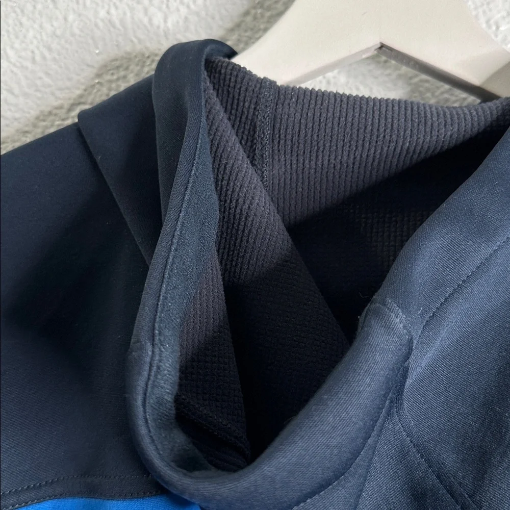 The North Face Men's fleece line wind wall soft shell Jacket in Blue Black M